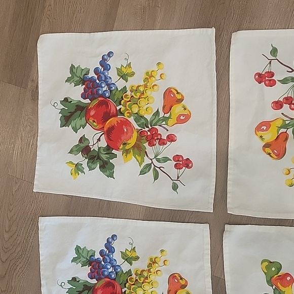 Vintage Linens / Napkins With An April Cornell Feel. - Picture 5 of 8